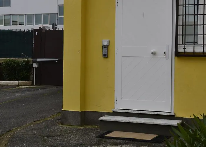 Aurora Tor Vergata,free Gated Private Parking Apartament Rzym