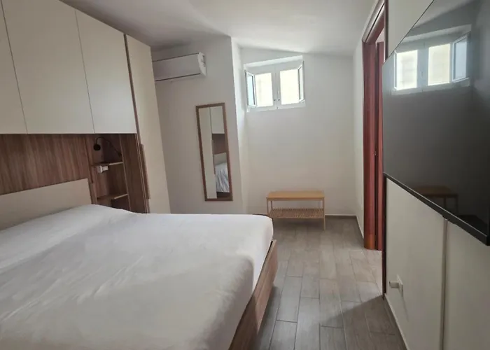 Aurora Tor Vergata,free Gated Private Parking Apartament Rzym