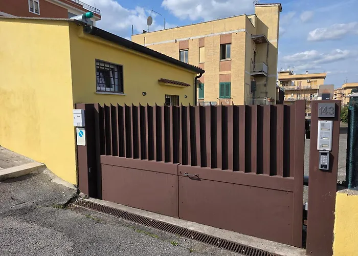 Aurora Tor Vergata,free Gated Private Parking Rzym