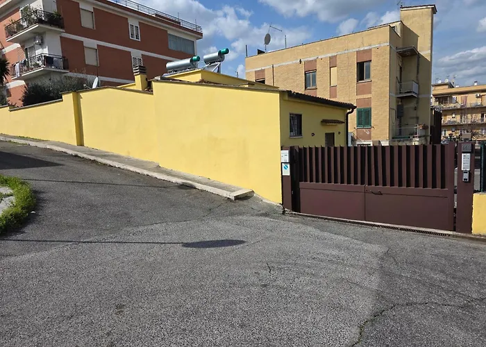 Aurora Tor Vergata,free Gated Private Parking * Rzym